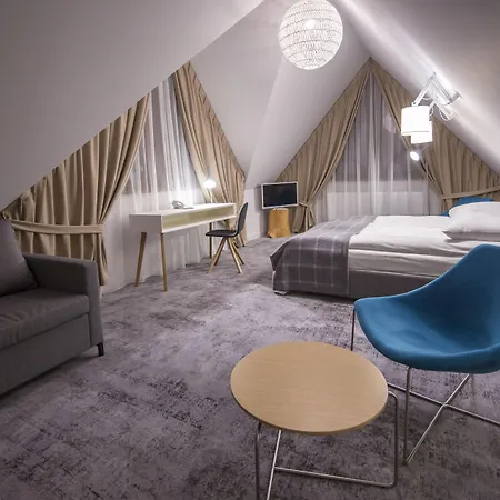 Hotel Zawrat &