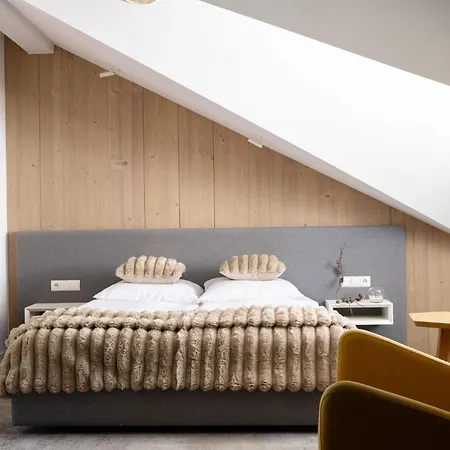 Zawrat & Hotel 3*