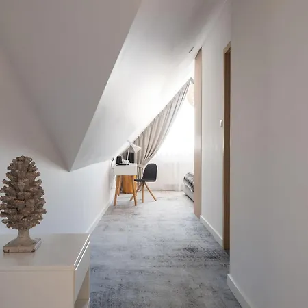Zawrat & Hotel 3*